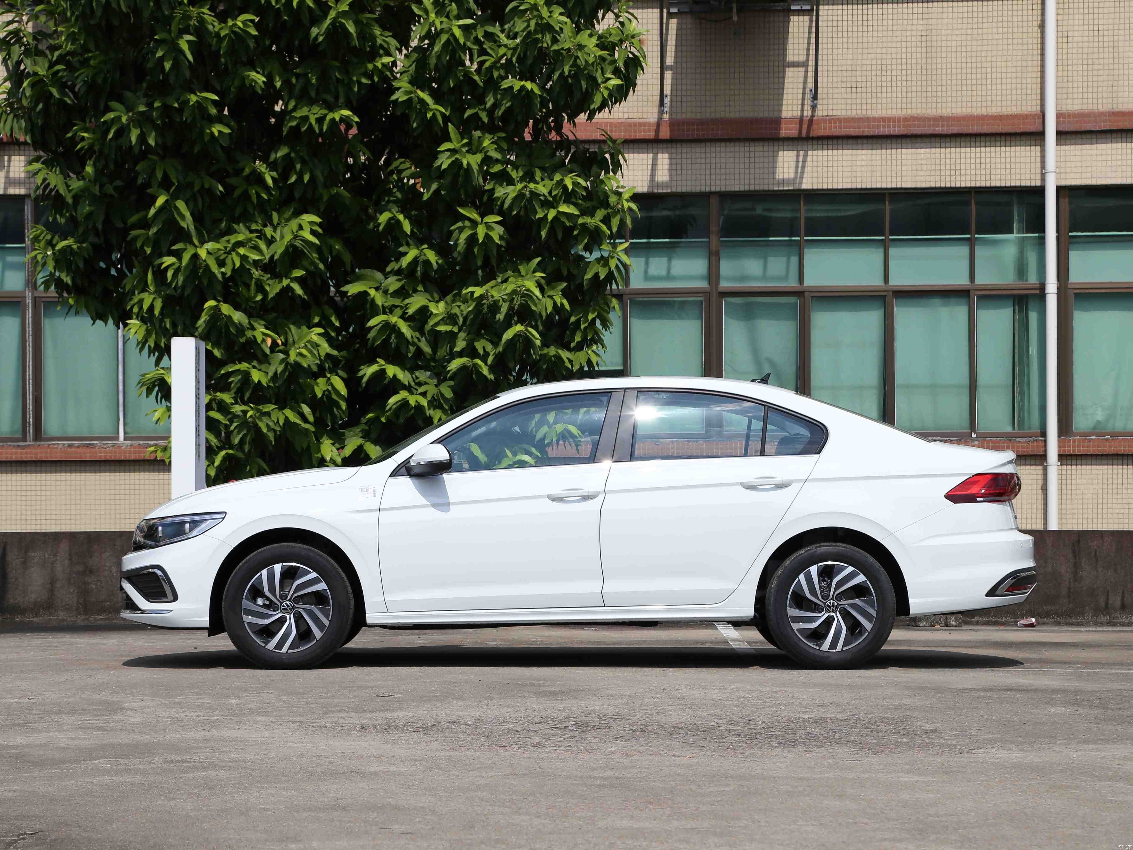 Volkswagen Bora 2025-200TSI DSG