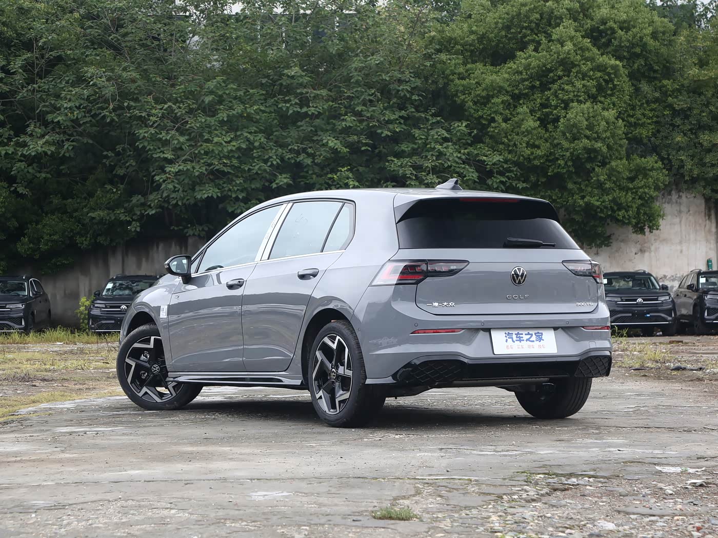 Volkswagen Golf 2025MY 300TSI R-Line